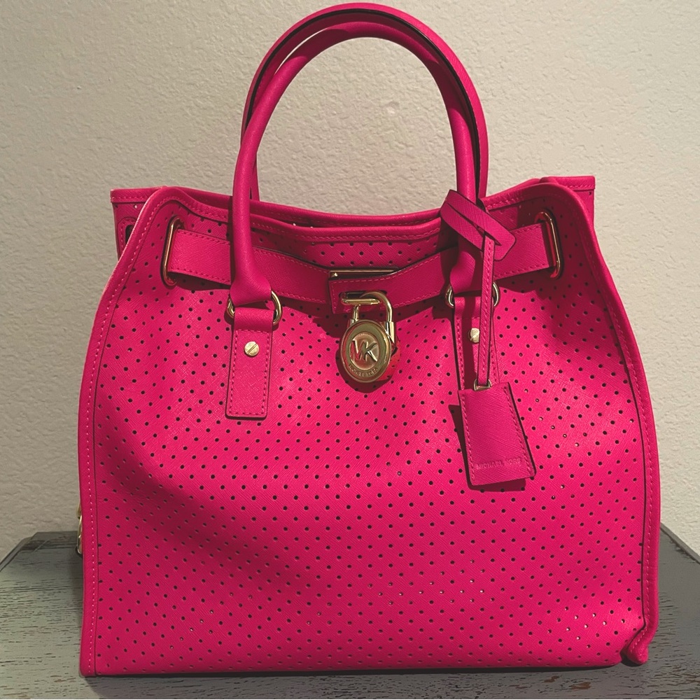 PENDING**Michael Kors Bag
